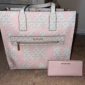 Micheal Kors Purse